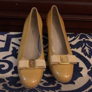 Designer shoe, CLASSIC BOW DESIGN, UNIQUE COLOR